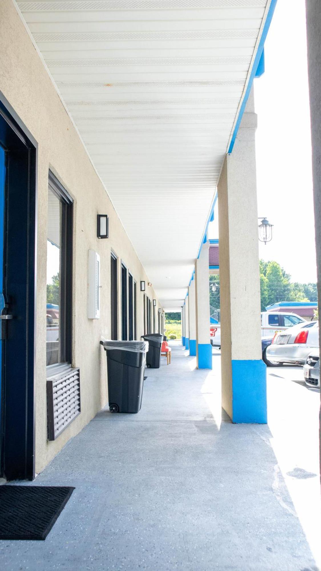 Executive Inn Yanceyville Exterior photo