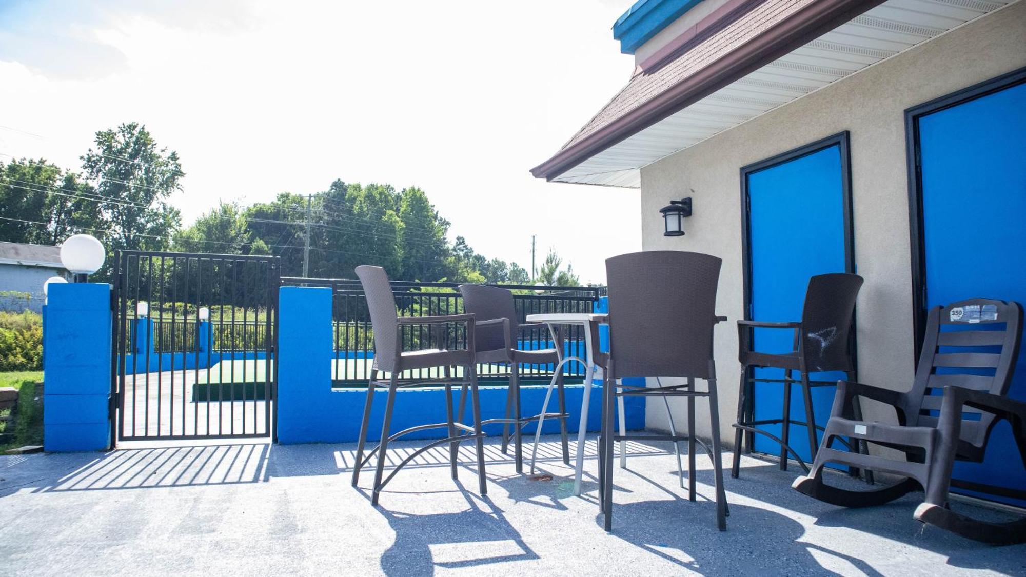 Executive Inn Yanceyville Exterior photo